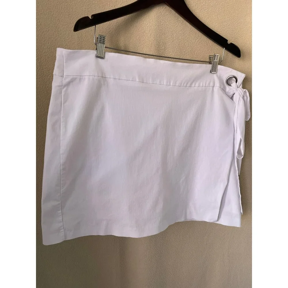 Zac & Rachel White Side Tie Wrap Around Skirt with Undershorts - 22W - Picture 2 of 12